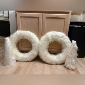 Luxurious Cream Faux Fur Wreath Set